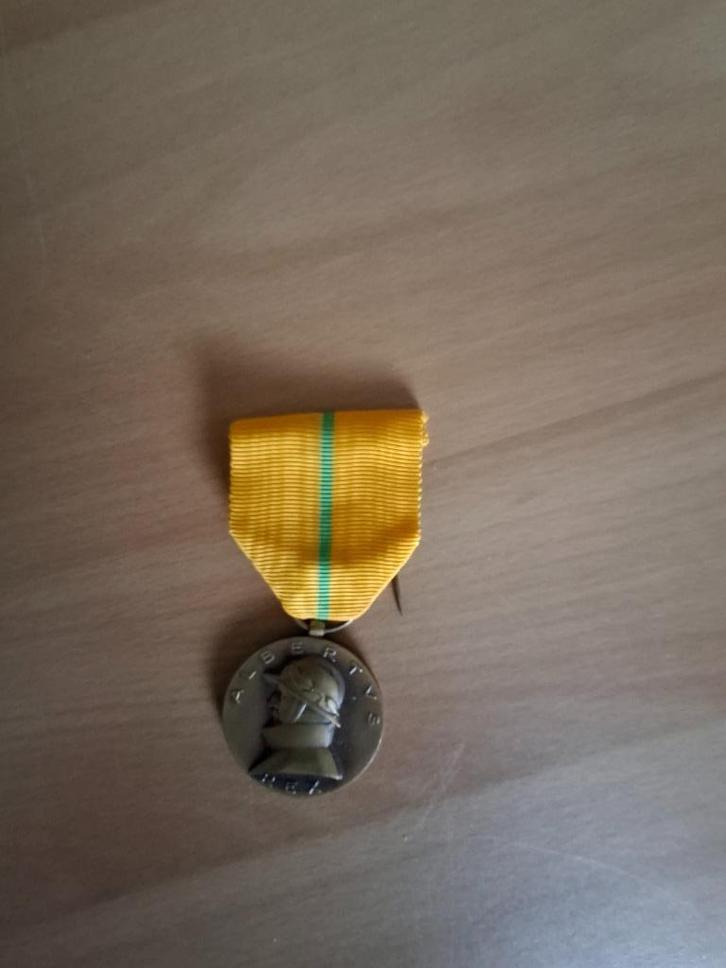 Bronzen medaille Koning Albert I, Verzamelen, Koningshuis en Royalty, Zo goed als nieuw, Overige typen, Verzenden