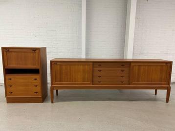 Deens teak dressoir H.W. Klein Bramin beschikbaar voor biedingen
