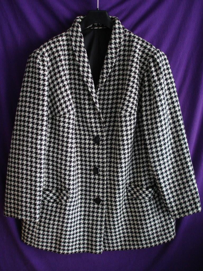 Prachtige lange vest met lange mouwen wit - zwart motief., Ophalen of Verzenden, Gedragen, Maat 42/44 (L), Wit