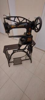 Gietijzeren onderstellen gezocht, Antiek en Kunst, Antiek | Naaimachines, Ophalen of Verzenden