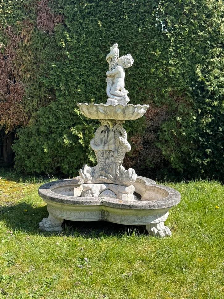 Klassieke tuinfontein met beeld – decoratief waterornament, Tuin en Terras, Waterpartijen en Fonteinen, Fontein, Beton, Ophalen