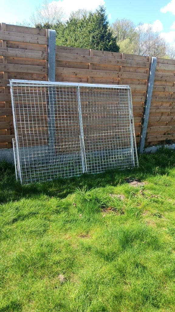 2 Volledige hekken, wat verouderd maar heel sterk, Ophalen