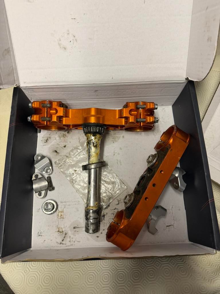 T de fourche orange anodisé ktm 2018, Enlèvement
