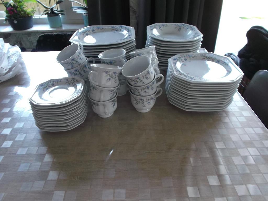 koffie en eetservies voor 12 personen, Huis en Inrichting, Keuken | Servies, Ophalen, Gebruikt