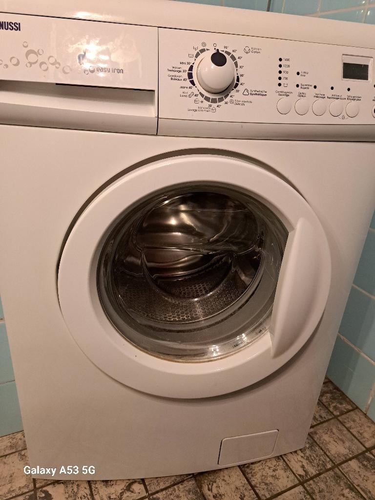 Machine à lessiver zanussi (blanche, mauvais éclairage), Electroménager, Lave-linge, Comme neuf, Enlèvement