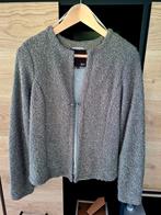 JASJE, Enlèvement ou Envoi, Manteau