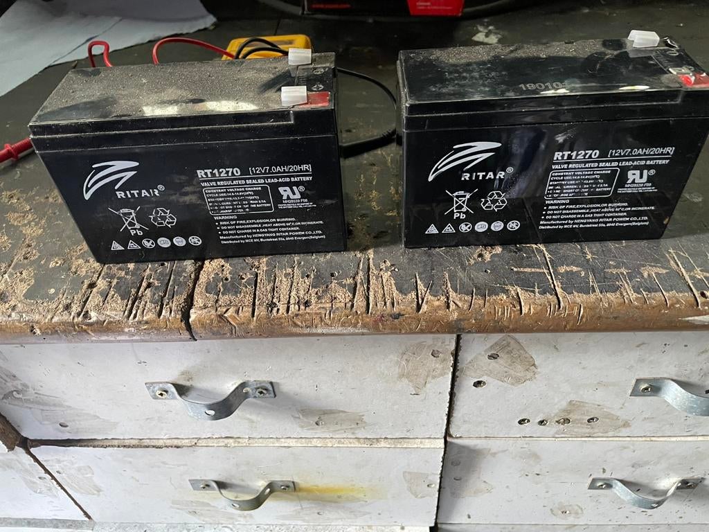 2 batterijen in goede staat, Auto-onderdelen, Accu's en Toebehoren, Ophalen