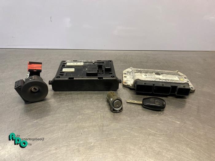 Serrure de contact + ordinateur d'un Renault Modus (Modus 04, Renault, -, 3 mois de garantie, Utilisé