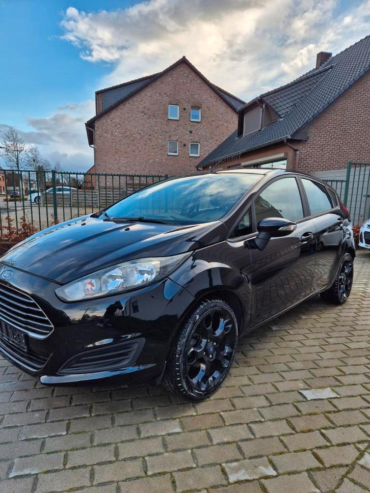 Ford Fiesta 15/07/2014 Essence Zo Take, Autos, Ford, Particulier, Fiësta, ABS, Régulateur de distance, Airbags, Air conditionné