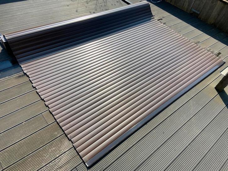 Rolluik met elektrisch aangedreven motor, Doe-het-zelf en Bouw, Rolluiken, Zo goed als nieuw, Bruin, Ophalen