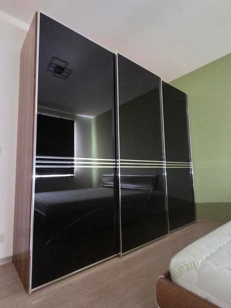 Armoire 3 portes en bois/alu bon état, Enlèvement