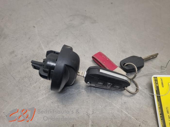 Bouchon réservoir d'un Citroen Jumpy (EWP), -, 3 mois de garantie, Utilisé, -