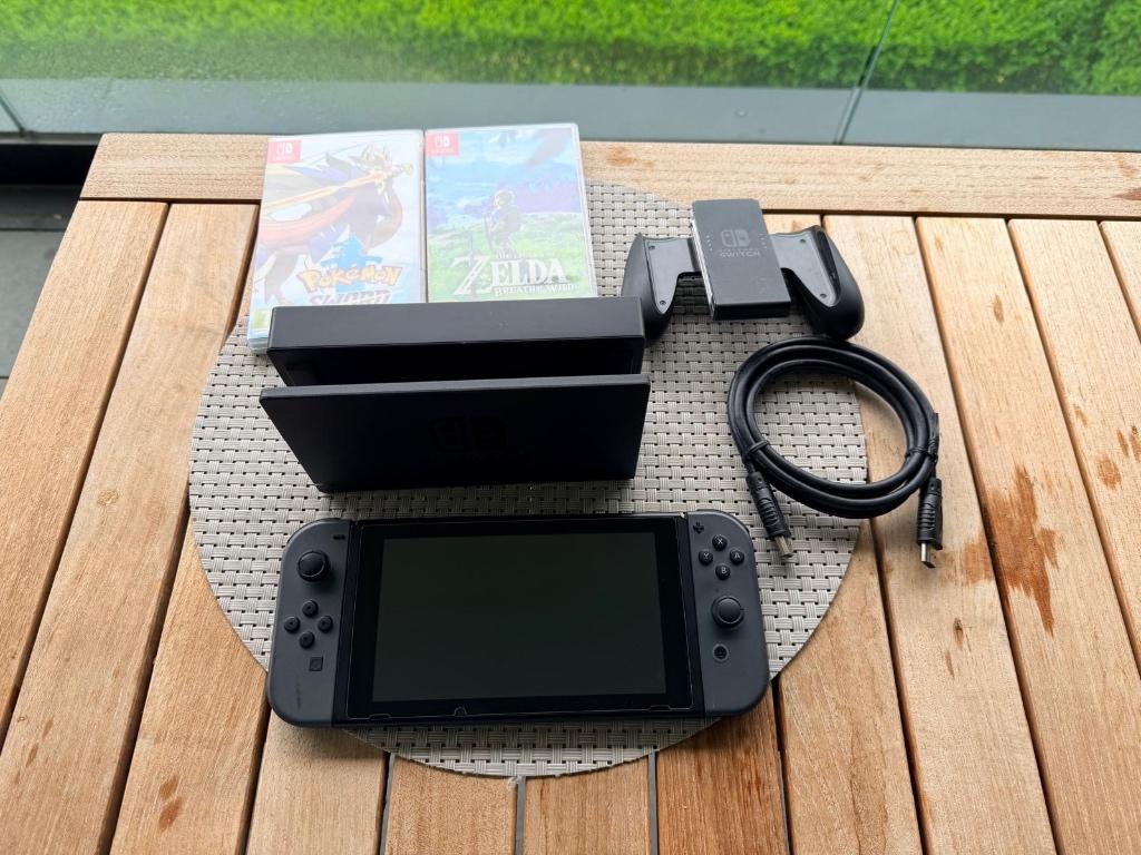 Nintendo Switch V2 (2019), Games en Spelcomputers, Spelcomputers | Nintendo Switch, Zo goed als nieuw, Switch 2019 Upgrade, Met 1 controller