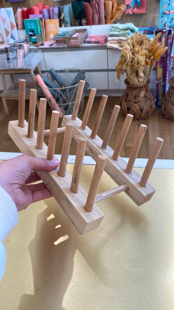 Présentoirs en bois ( 18 qtt disponibles), Enlèvement