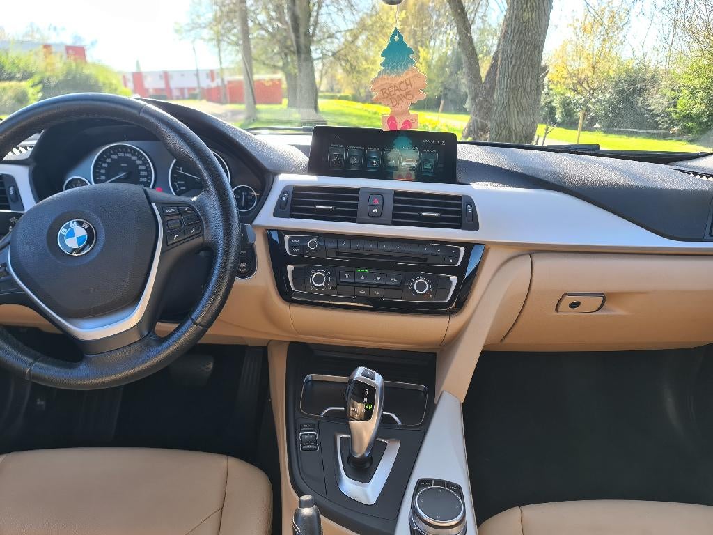 Bmw 316d F31 boite automatique 2017 pret a immatriculer., Autos, BMW, Cuir, 107 g/km, 5 portes, Automatique