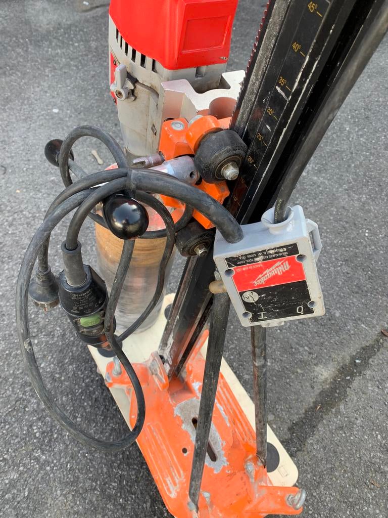 Milwaukee DCM2-250C, Enlèvement, Utilisé