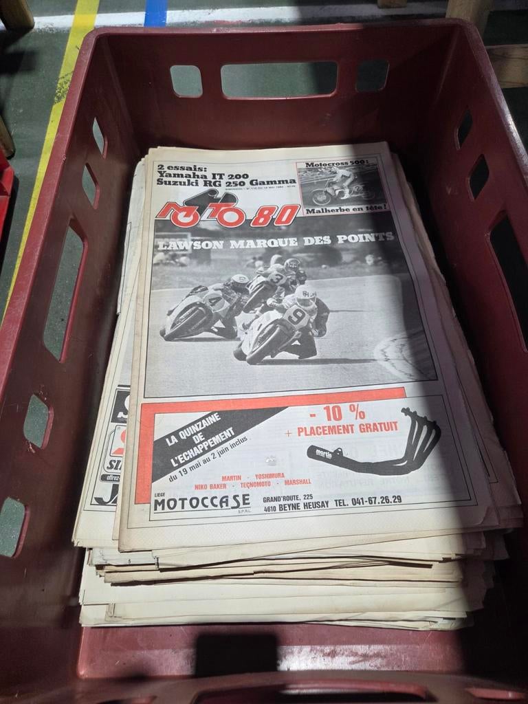 Lot + 60 magazines vintage moto80 1983 1984, Livres, Enlèvement ou Envoi