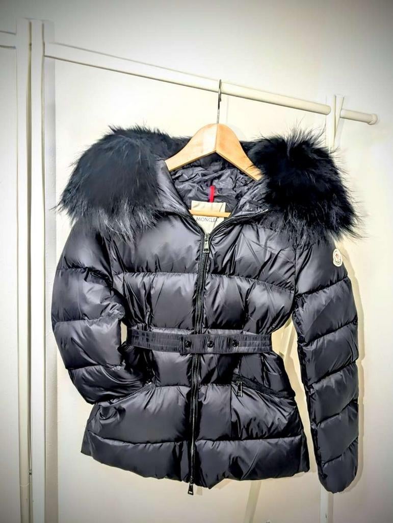 Doudoune Moncler femme neuve sous blister, Vêtements | Femmes, Vestes | Hiver, Moncler, Neuf, Taille 42/44 (L), Noir