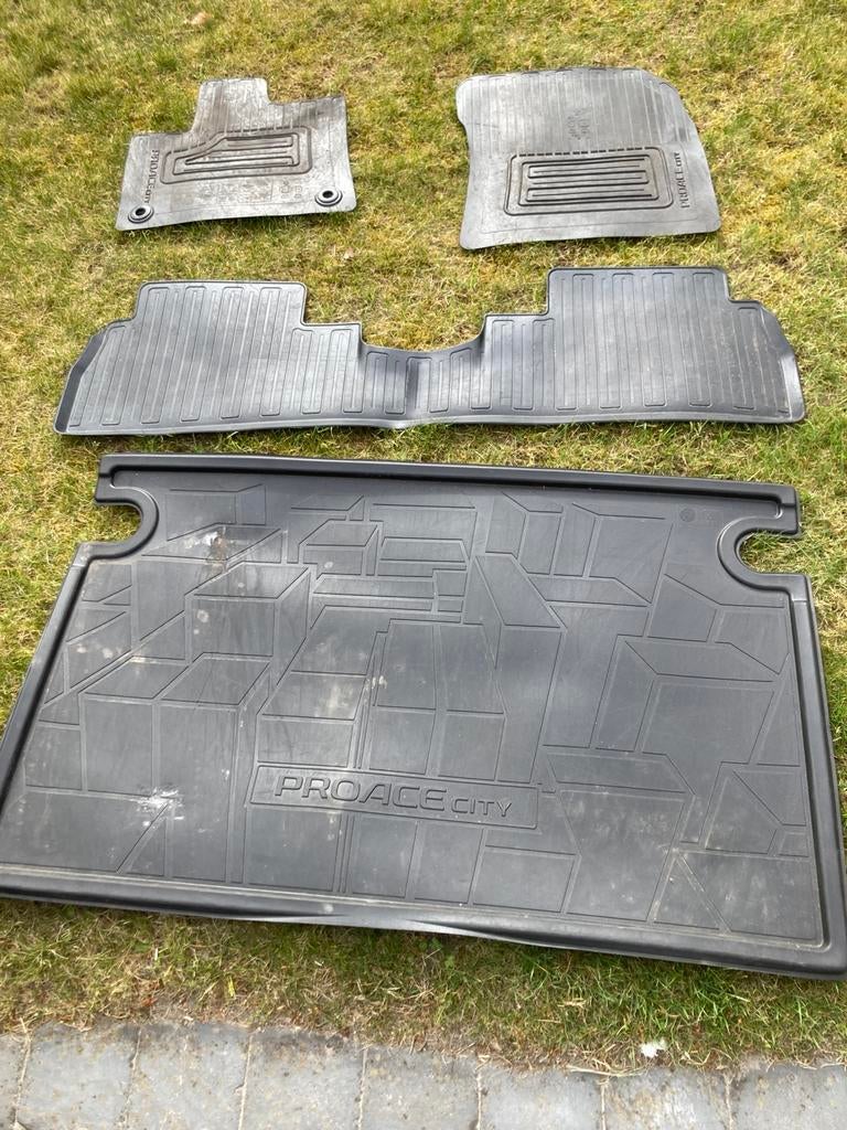 Rubbere bescherming automatten, Ophalen, Zo goed als nieuw