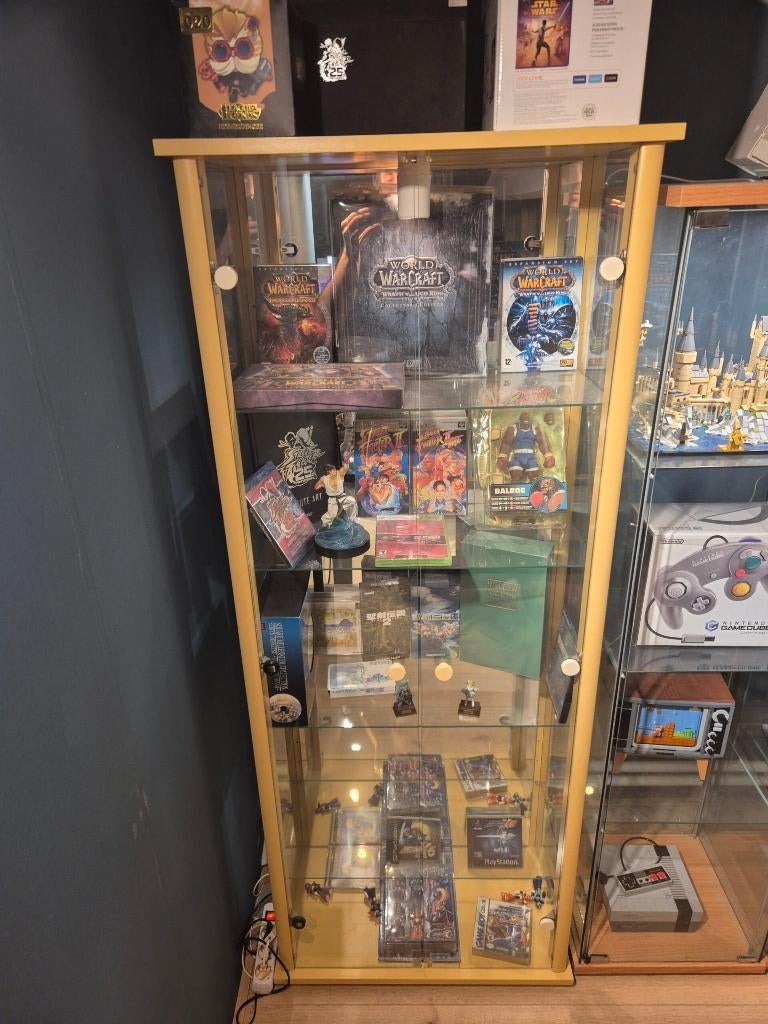 Vitrinekast met verlichting, Huis en Inrichting, Kasten | Vitrinekasten, Verzenden, Gebruikt