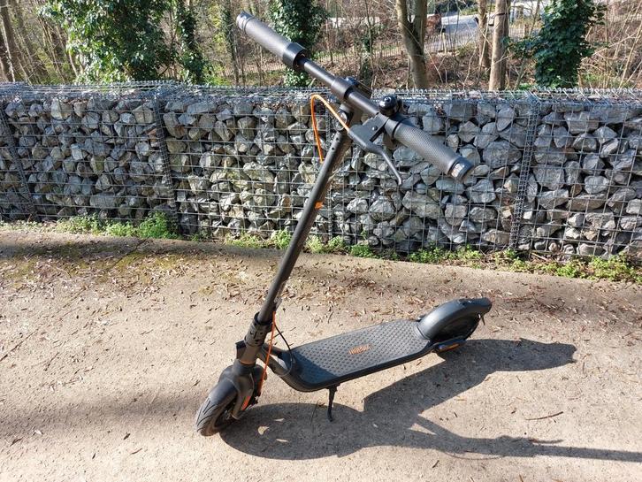 Trottinette Ninebot f2 pro très bon état avec garantie, Vélos & Vélomoteurs, Trottinettes, Comme neuf, Step électrique (E-scooter)