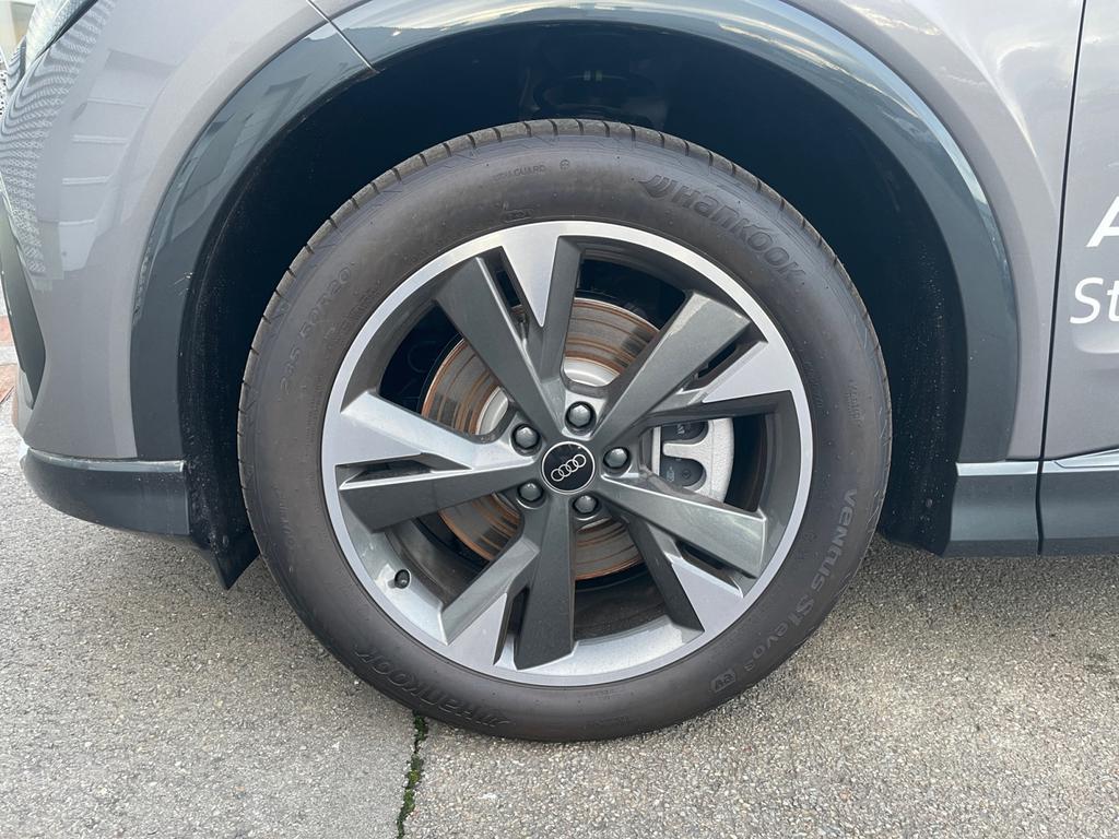 Audi Q4 e-tron Audi Q4  Corporate 45 e-tron  210,00 kW, Automaat, Overige modellen, Elektrisch, https://public.car-pass.be/vhr/af9b4644-eb4a-4dba-b999-0ddafee435f8