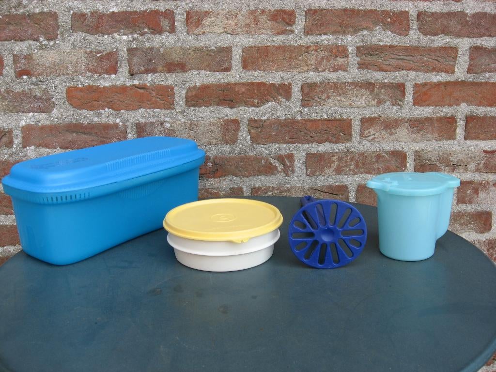 tupperware: pastakoker, pureestamper, vintage melkkannetje, Ophalen of Verzenden