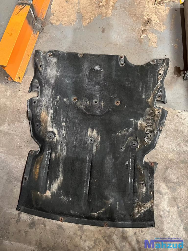 BMW 1 SERIE F20 Bodemplaat 2011-2019 51757241814, Petuelring 130
80788  Munich, DE, Gebruikt, Info@bmw.de, BMW