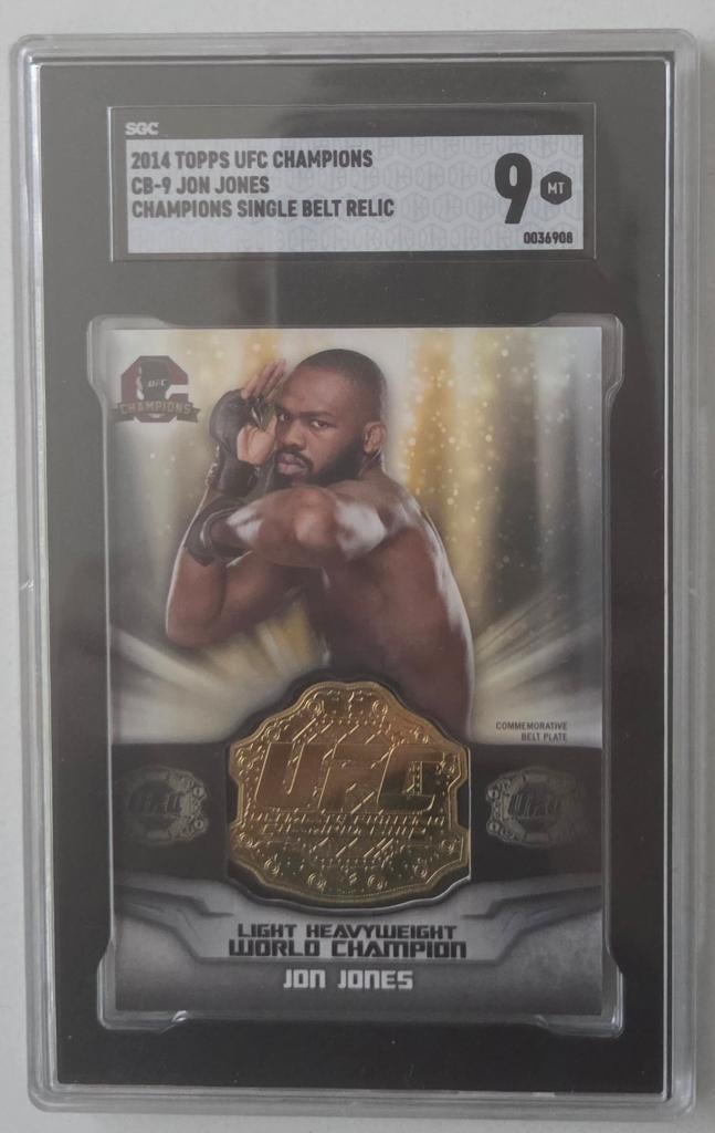 2014 Topps UFC Champions Jon Jones #CB-9 SCG 9, Hobby en Vrije tijd, Verzamelkaartspellen | Overige, Nieuw, Sleeves of Kaarthoesjes