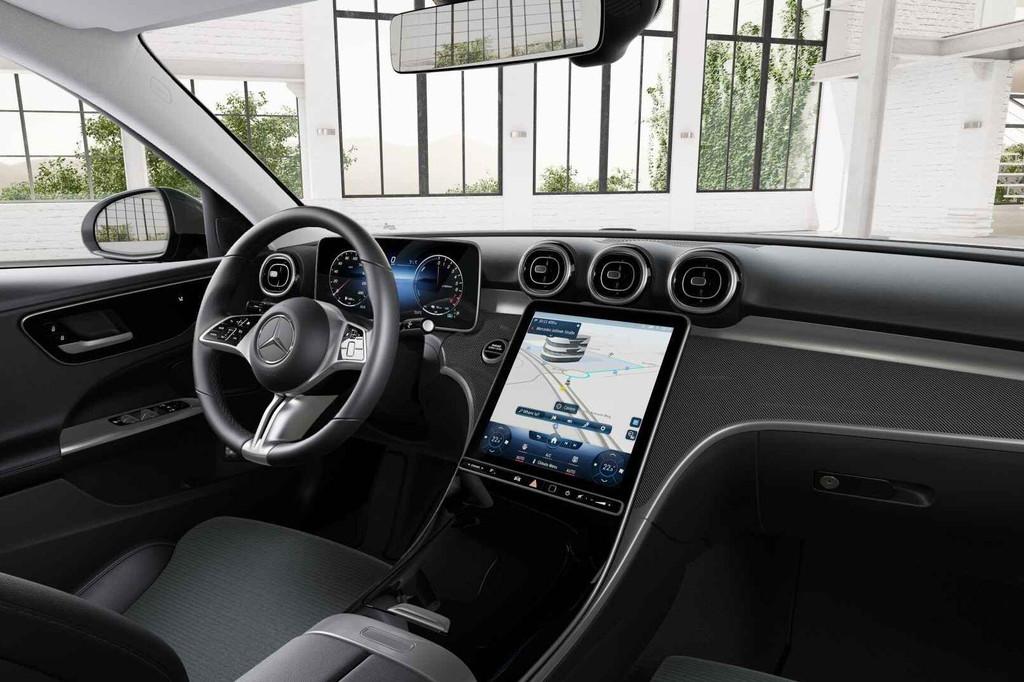 Mercedes-Benz C-klasse 300 e Berline Luxury Line | Trekhaak, Automaat, 4 deurs, Zwart, 4 cilinders