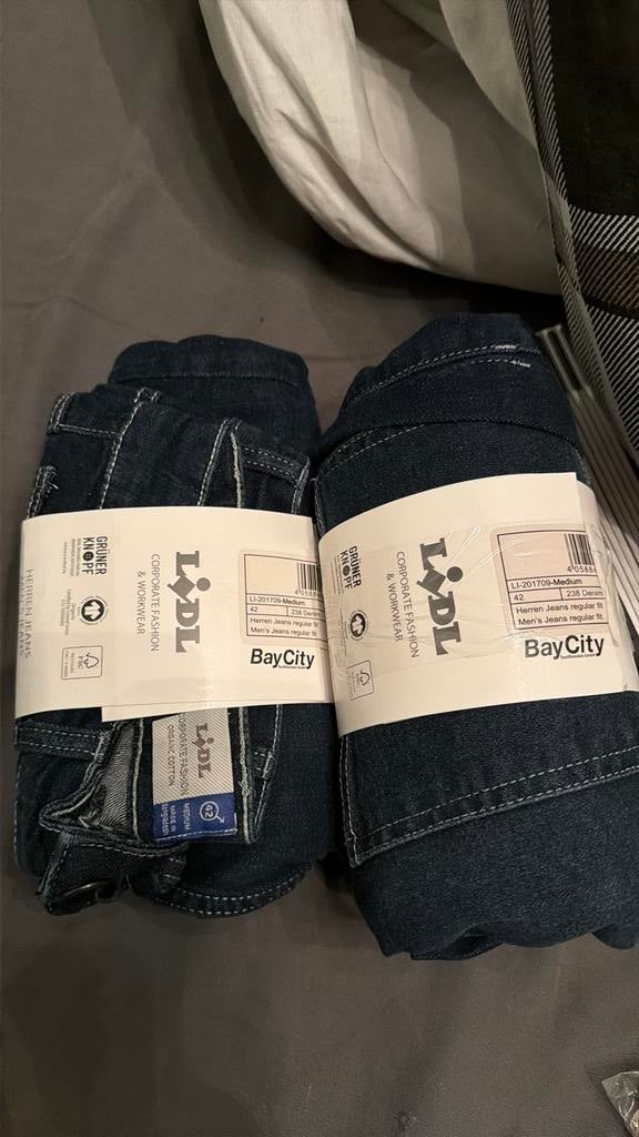 Heren jeans maat 42 Medium, Kleding | Heren, Broeken en Pantalons, Ophalen of Verzenden, Nieuw, Maat 48/50 (M), Blauw