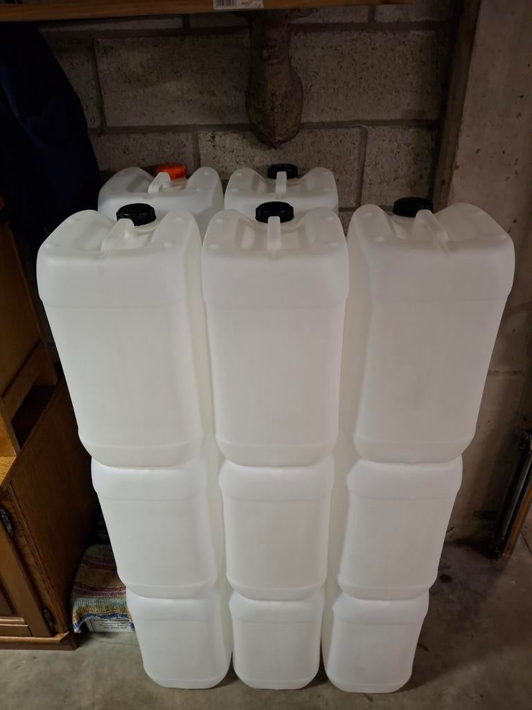Jerrycans 25L...nieuwe staat...heel proper, Ophalen