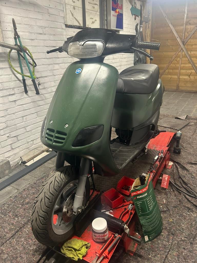 piaggio zip type3, Fietsen en Brommers, Scooters | Vespa, Zo goed als nieuw, Overige modellen, Klasse A (25 km/u), Tweetakt, Ophalen