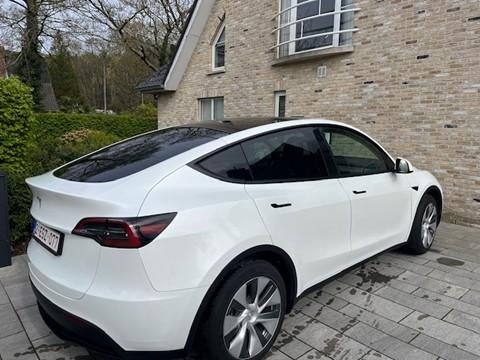 TESLA Model Y RWD - 7000 km - 02/2024, Auto's, Tesla, Achterwielaandrijving, Zwart, USB, Overige bekleding