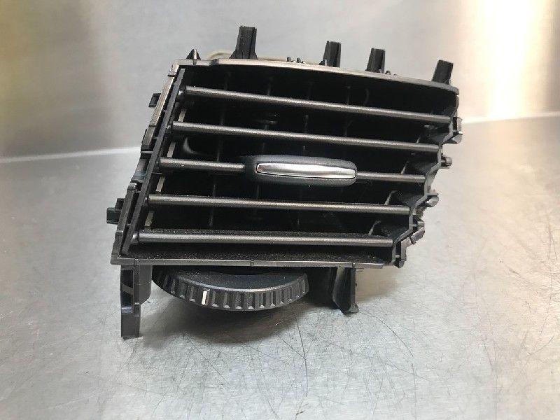 AERATEUR TABLEAU DE BORD Mazda 3 (BM / BN) (|BHN164830|), Utilisé, Mazda