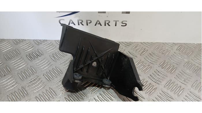 Steun (diversen) van een Mercedes GLA, Auto-onderdelen, Ophanging en Onderstel, Mercedes-Benz, Gebruikt, 3 maanden garantie, Ophalen of Verzenden