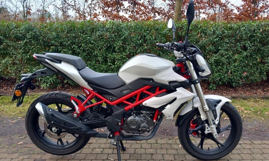 Benelli BN 125, Motos, Particulier
