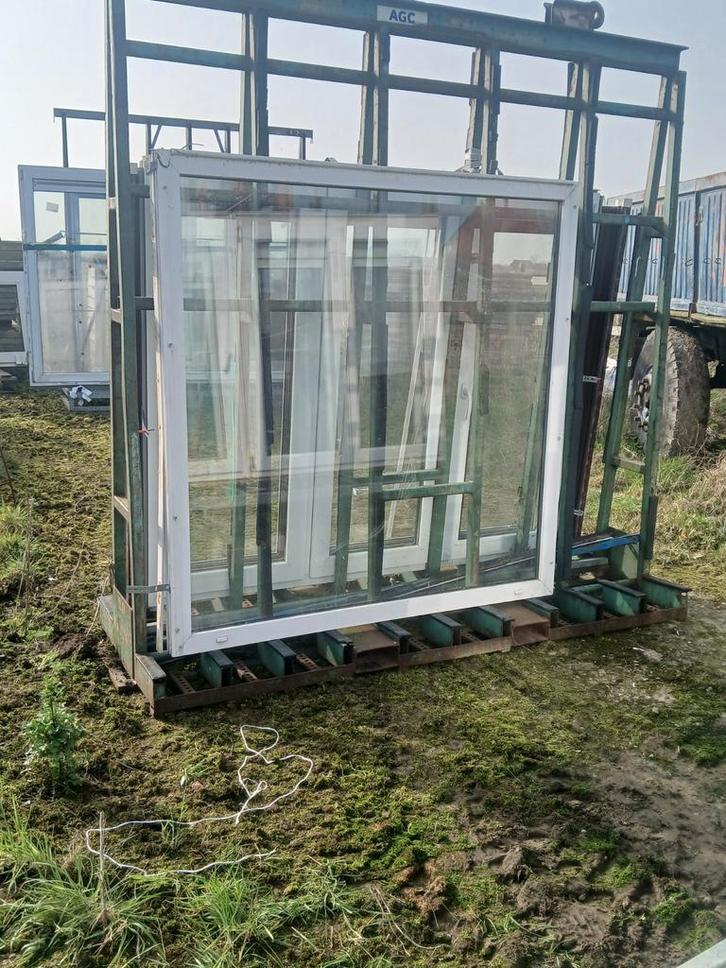 Verschillende pvc ramen wit dubbel glas, Doe-het-zelf en Bouw, Raamkozijnen en Schuifdeuren, Ophalen