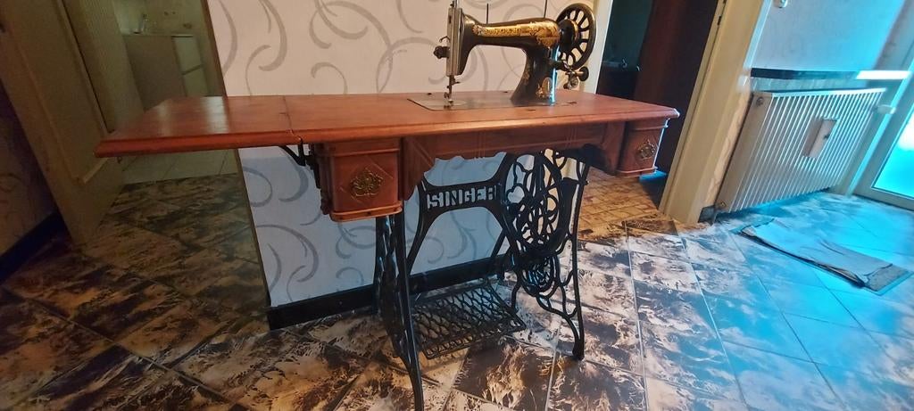 Oude naaimachine singer. Mooi decoratie stuk., Antiek en Kunst, Antiek | Naaimachines, Ophalen