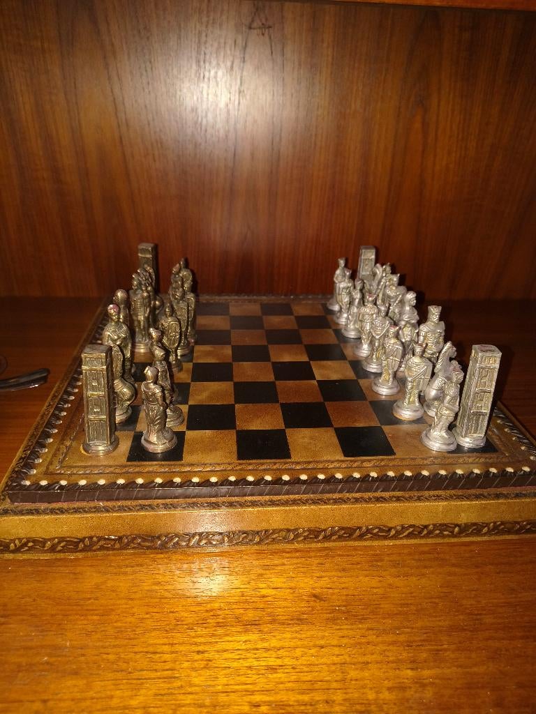 lederen schaakbord, Ophalen