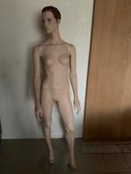 Etalagepop ( vrouw), Ophalen