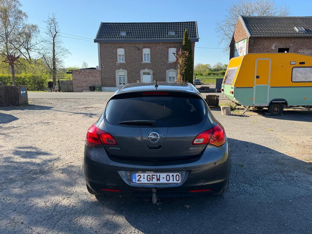 Opel astra D, Boîte manuelle, Noir, 5 portes, Diesel