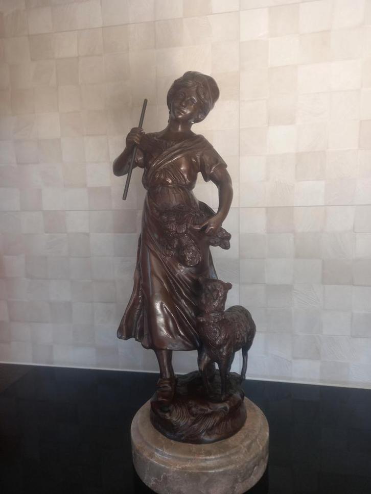 Statue en bronze « Bergère » L&F Moreau, Antiquités & Art, Art | Sculptures & Bois, Statue, Brons, Art nouveau, Sur socle, Enlèvement