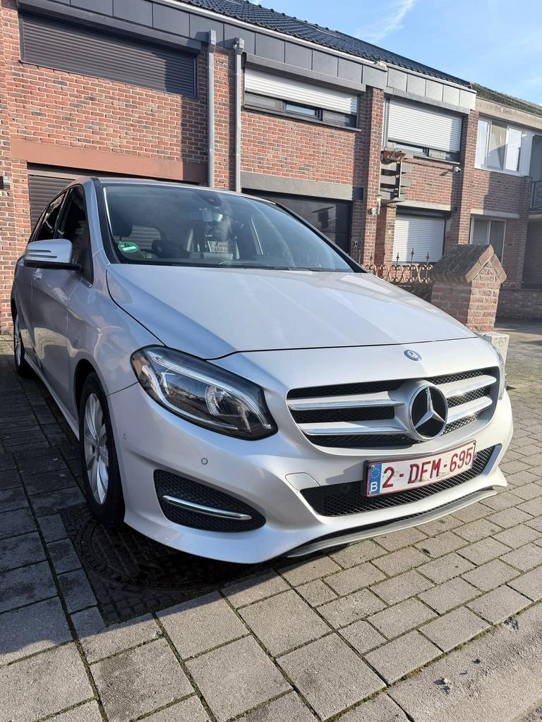 Mercedes B180 BWJ 2016 automatique en parfait état !, Autos, Mercedes-Benz, Argent ou Gris, Achat, Euro 6, Diesel