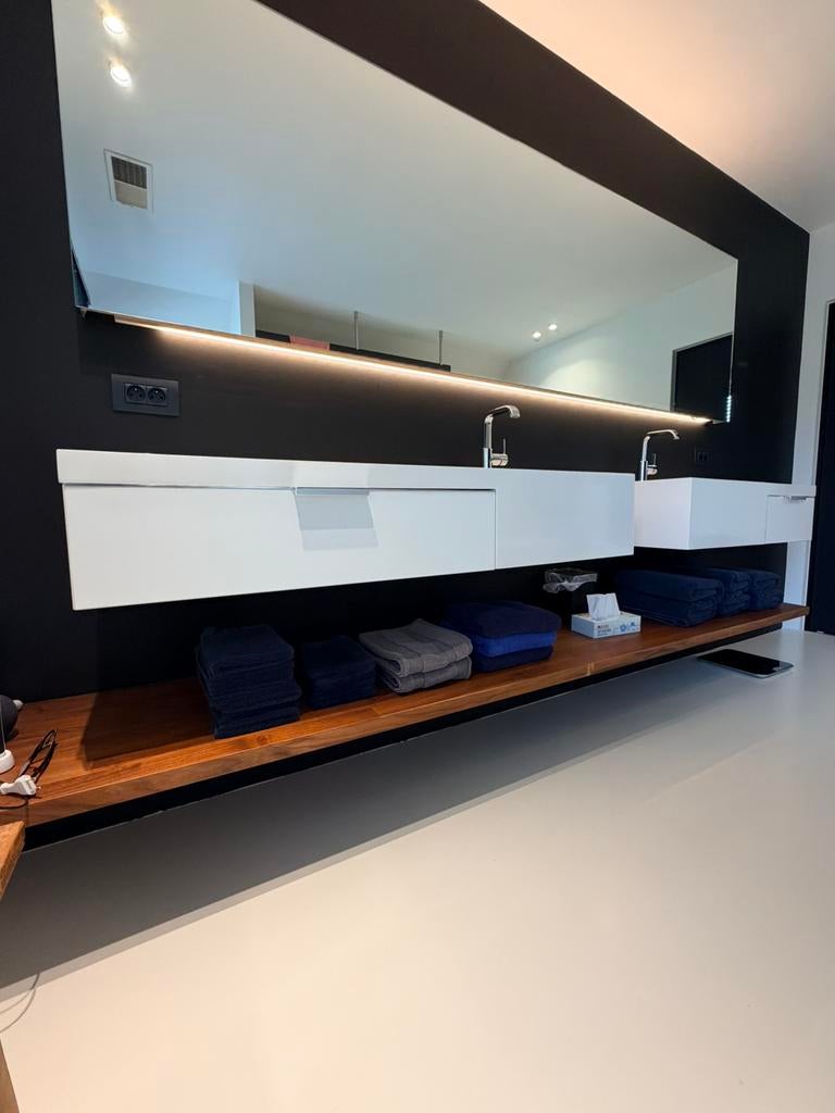 Badkamer meubel in Corian, incl. kraan en afvoerstop, Ophalen, Gebruikt, 100 tot 150 cm, Minder dan 100 cm