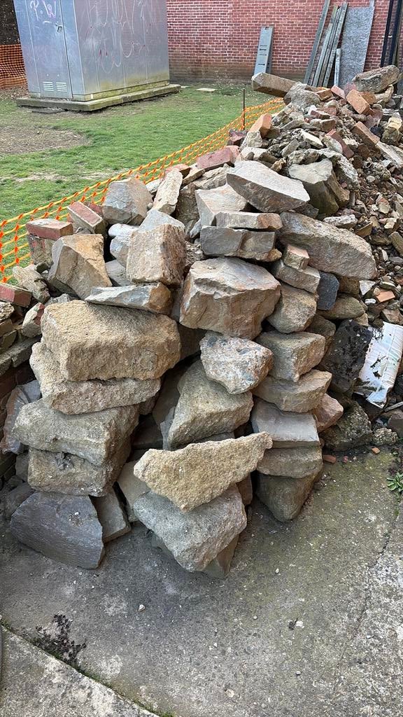 Steen puin, Ophalen, Zo goed als nieuw