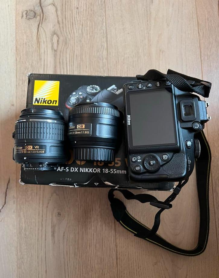 Nikon d3300 kit de base 18-55mm + 35mm f1.8, Audio, Tv en Foto, Fotocamera's Digitaal, Zo goed als nieuw, Nikon, Ophalen of Verzenden