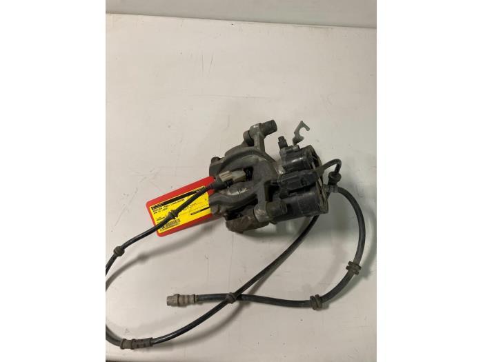 Remklauw (Tang) links-achter van een BMW X2, Gebruikt, -, -, Ophalen of Verzenden