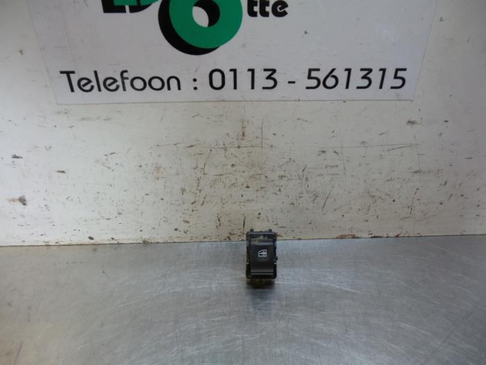 Elektrisch Raam Schakelaar van een Renault Clio (Clio 4 12-), Auto-onderdelen, Dashboard en Schakelaars, Renault, Gebruikt, 3 maanden garantie