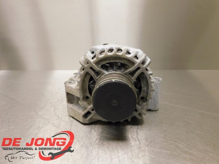 Dynamo van een Opel Corsa, Gebruikt, -, -, Opel